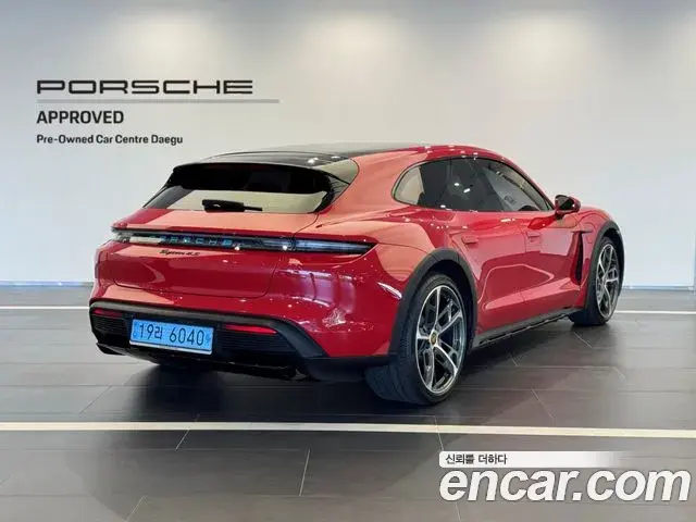 Porsche Taycan 2023 — Photo 13/20