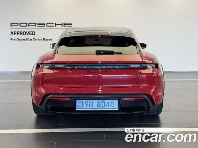 Porsche Taycan 2023 — Photo 4/20