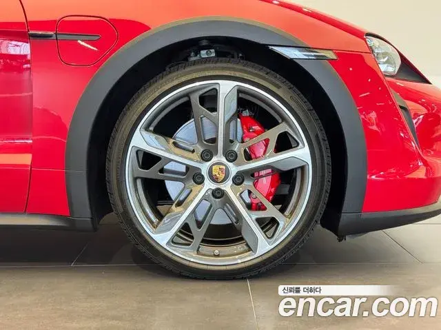 Porsche Taycan 2023 — Photo 15/20