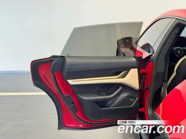 Porsche Taycan 2023 — Photo 3/20