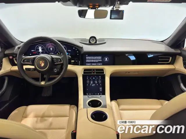 Porsche Taycan 2023 — Photo 10/20