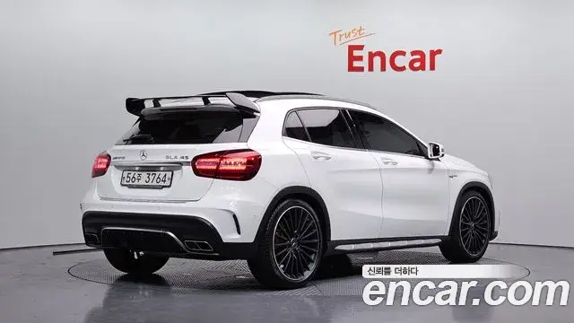 Mercedes-Benz GLA-Class 2019 — Фото 2/20