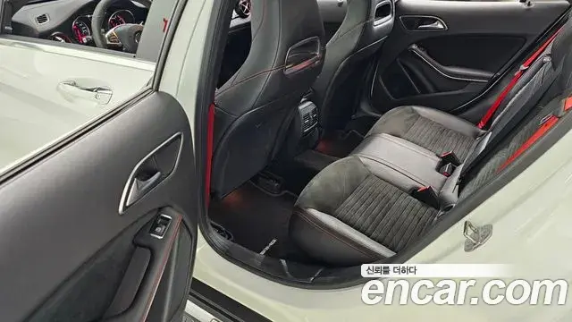 Mercedes-Benz GLA-Class 2019 — Фото 12/20
