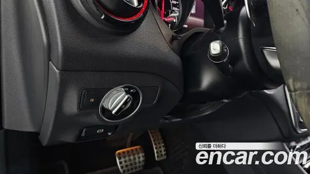 Mercedes-Benz GLA-Class 2019 — Photo 7/33