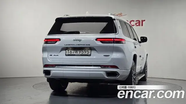 Jeep Grand Cherokee 2022 — ფოტო 2/40