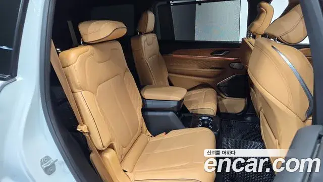 Jeep Grand Cherokee 2022 — ფოტო 21/40