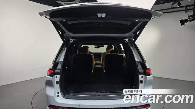 Jeep Grand Cherokee 2022 — ფოტო 31/40