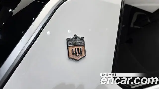 Jeep Grand Cherokee 2022 — ფოტო 27/40