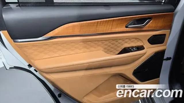 Jeep Grand Cherokee 2022 — ფოტო 34/40