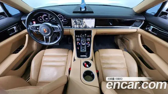 Porsche Panamera 2018 — ფოტო 15/40