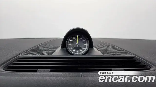 Porsche Panamera 2018 — ფოტო 18/40