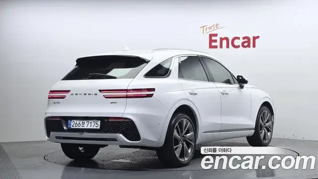 Genesis GV70 2021 — Photo 2/20