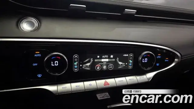 Genesis GV70 2021 — Photo 16/20
