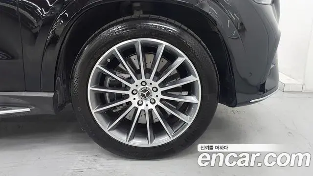 Mercedes-Benz GLE-Class 2024 — Photo 9/20
