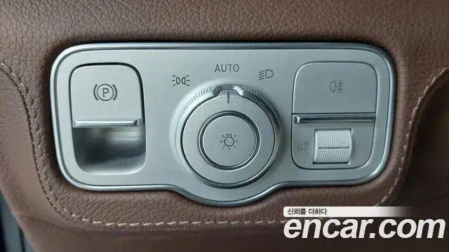 Mercedes-Benz GLE-Class 2024 — Photo 11/20