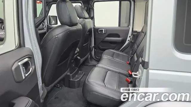 Jeep Wrangler 2022 — Фото 11/20