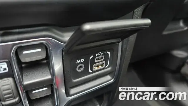 Jeep Wrangler 2022 — Фото 12/20
