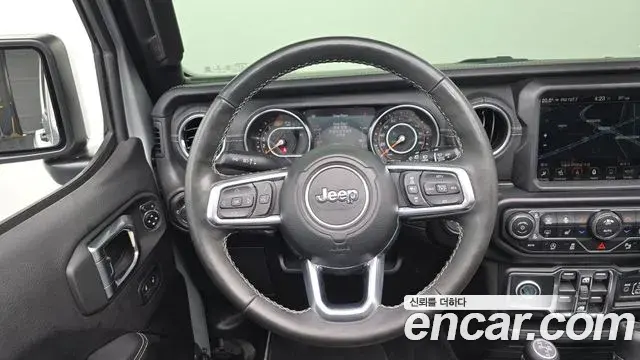 Jeep Wrangler 2022 — Фото 14/20