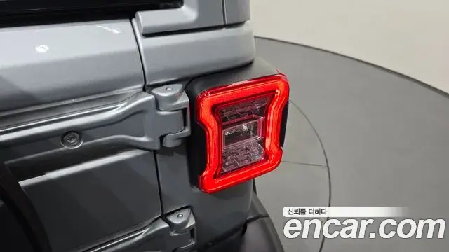 Jeep Wrangler 2022 — Şəkil 21/35