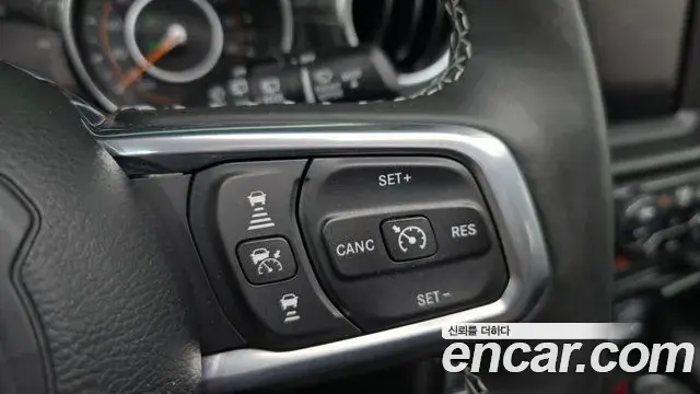 Jeep Wrangler 2022 — Şəkil 20/35