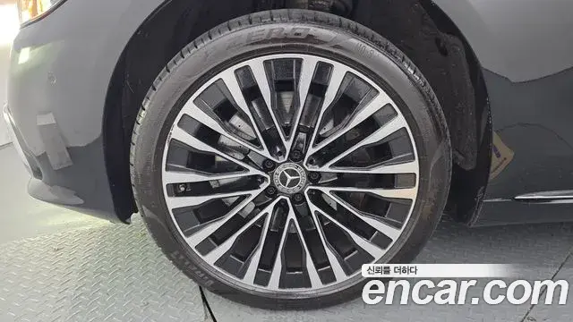 Mercedes-Benz S-Class 2021 — ფოტო 7/32