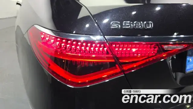 Mercedes-Benz S-Class 2021 — ფოტო 16/32