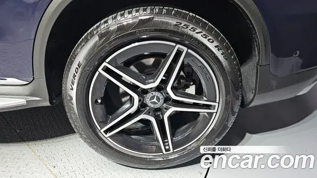 Mercedes-Benz GLC-Class 2023 — Photo 26/33
