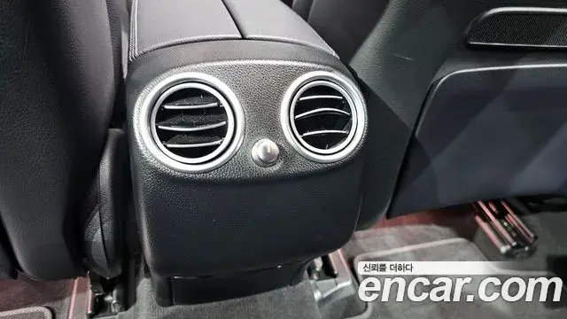 Mercedes-Benz GLC-Class 2023 — Photo 13/33