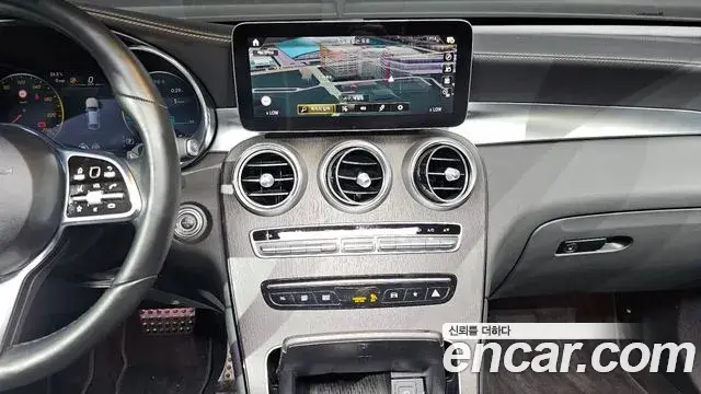 Mercedes-Benz GLC-Class 2023 — Photo 22/33