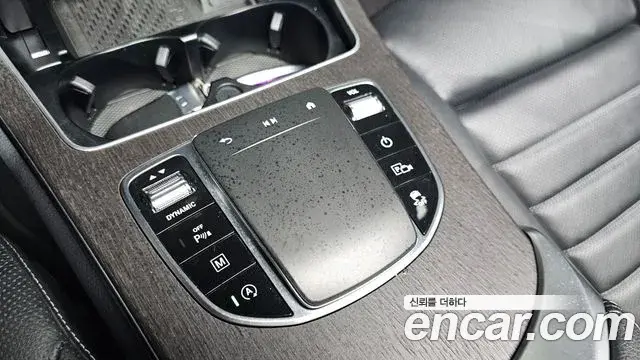 Mercedes-Benz GLC-Class 2023 — Photo 14/33