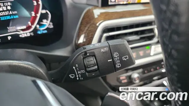 BMW X3 2021 — Şəkil 25/34