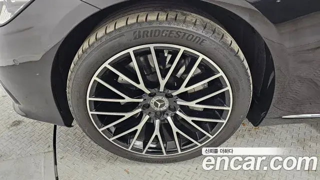 Mercedes-Benz S-Class 2025 — Photo 15/20