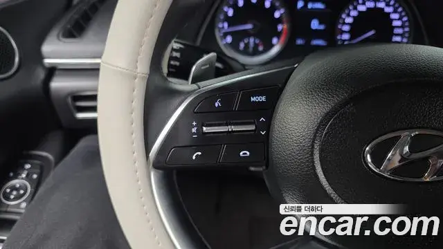 Hyundai Sonata Hybrid 2019 — Şəkil 16/20