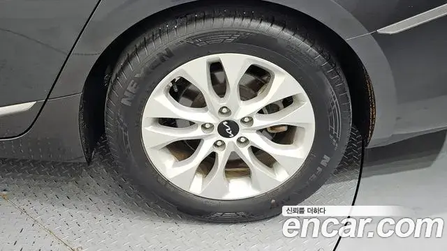 Kia K8 2021 — Photo 4/31
