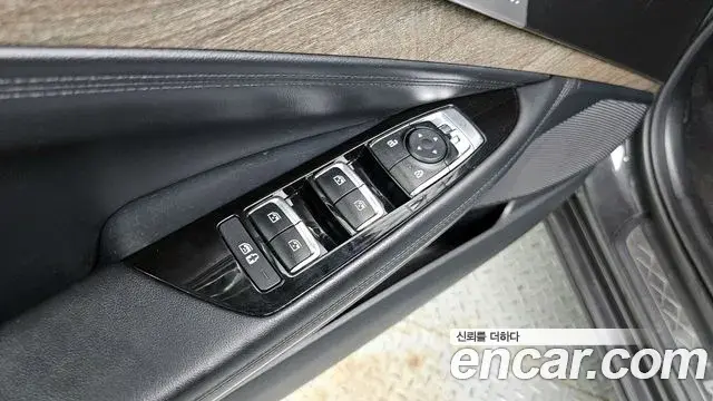 Kia K8 2021 — Photo 7/31