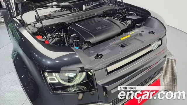 Land Rover Defender 2024 — Photo 6/20