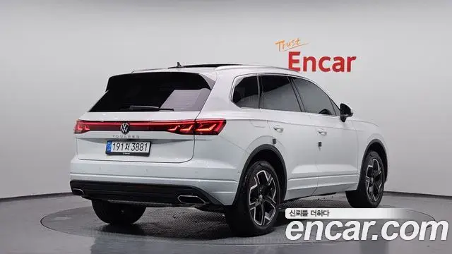 Volkswagen Touareg 2025 — ფოტო 8/33