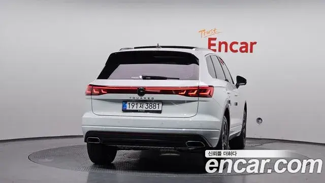 Volkswagen Touareg 2025 — ფოტო 22/33