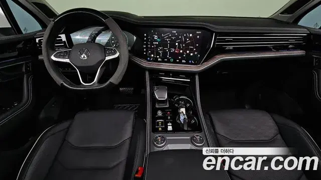 Volkswagen Touareg 2025 — ფოტო 32/33