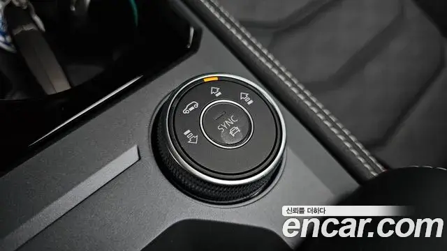 Volkswagen Touareg 2025 — ფოტო 7/33