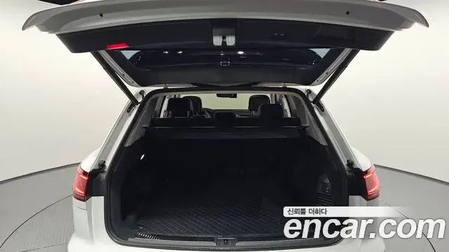 Volkswagen Touareg 2025 — ფოტო 33/33