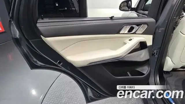 BMW X5 2025 — ფოტო 30/31