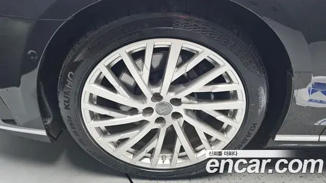 Audi A8 2020 — Photo 6/40