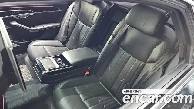 Audi A8 2020 — Photo 21/40