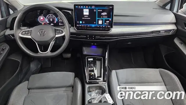 Volkswagen Golf 2025 — Photo 7/20