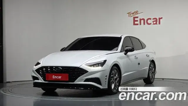 Hyundai Sonata 2021 — Фото 1/20