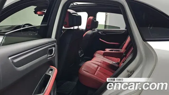 Porsche Macan 2021 — Фото 12/20