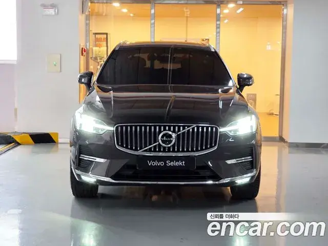 Volvo XC60 2025 — ფოტო 11/20