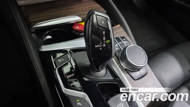 BMW 5 Series 2018 — Фото 9/20