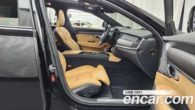 Volvo V90 Cross Country 2019 — Şəkil 19/20